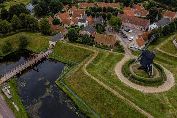 Bij De Friesche Poort Bed & Breakfast Bourtange Exterior photo